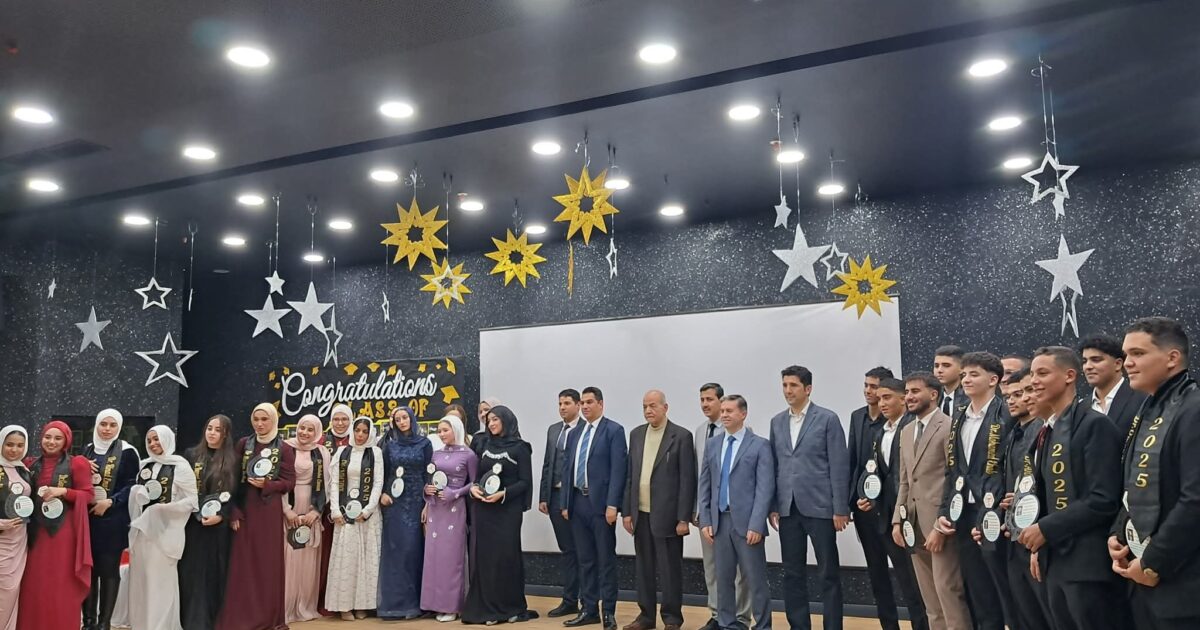 بالصور.."مدرسة صلاح الدين فيوتشر ستارز" تحتفل بتخرج دفعة المرحلة الثانوية