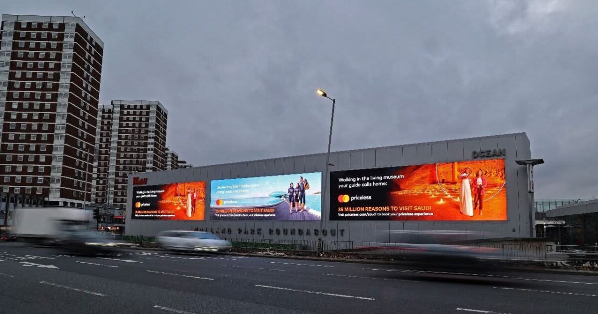 من الدرعية والعلا إلى البحر الأحمر … وجهات سعودية تواصل جذب زوار العالم السياحة السعودية تزيّن أشهر ساحات لندن وتقدم تجارب لا تُنسى ضمن حملة "ماستركارد" العالمية