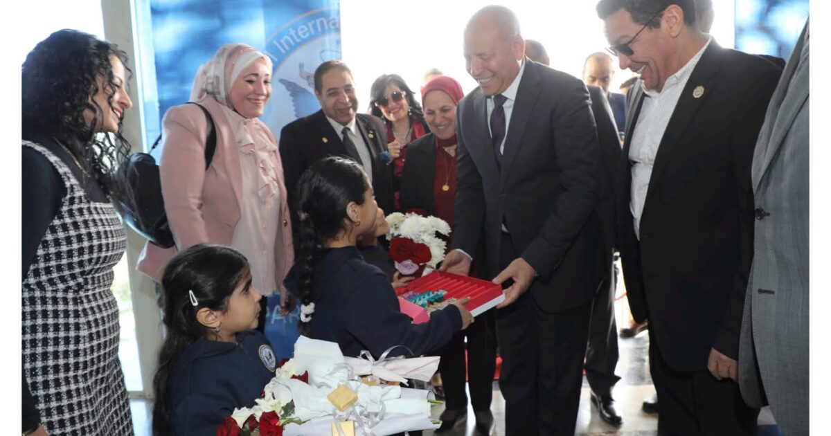 محافظ القاهرة ووزير التعليم العالى والبحث العلمى يفتتحان حفل ابدأ فى مشروع إنشاء وتجهيز المستشفى الجامعى لجامعة حلوان