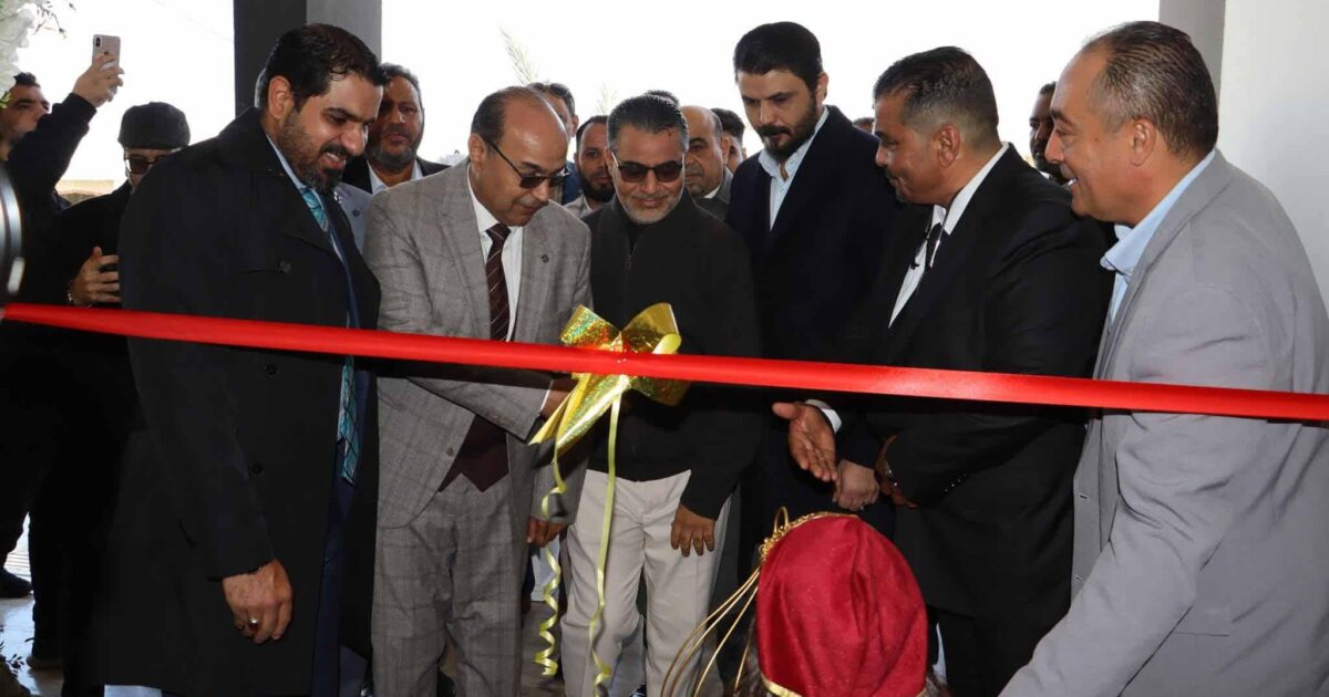 وكيل عام وزارة الصحة يفتتح عيادة قاريونس المجمعة