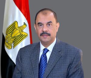 طريق المنشاوي.. محور استراتيجي يفتح أبواب المنشأة على سوهاج الجديدة والمطار.