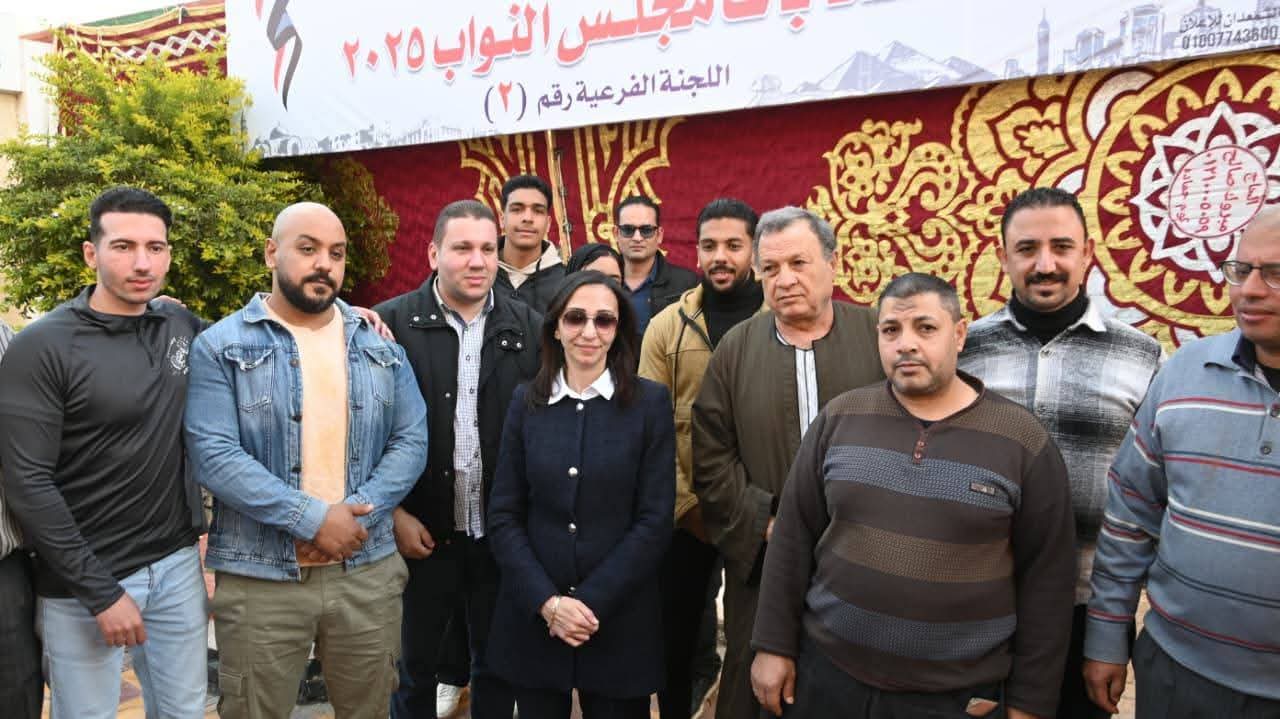 محافظ البحيرة تتفقد عدد من اللجان الإنتخابية بكوم حمادة لمتابعة سير إنتخابات مجلس النواب في يومها الثاني