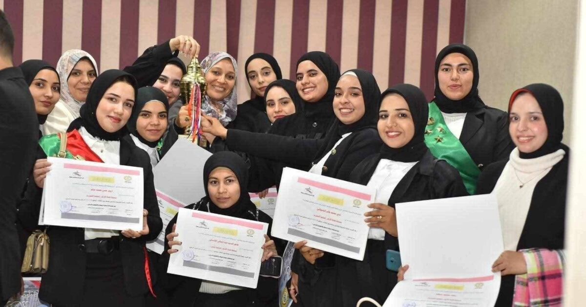عميد كلية الدراسات الإسلامية والعربية بدمنهور يهنئ طالبات الكلية بحصولهن على المركز الأول في مسابقة «قضاة الأزهر»