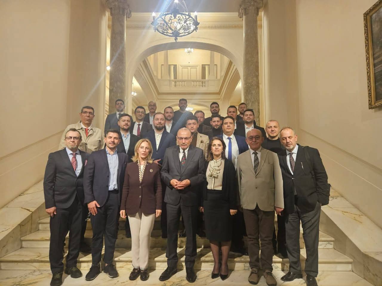 سفير تركيا بالقاهرة: مصر توفر بنية قوية وفرصًا واسعة أمام المستثمرين الأتراك