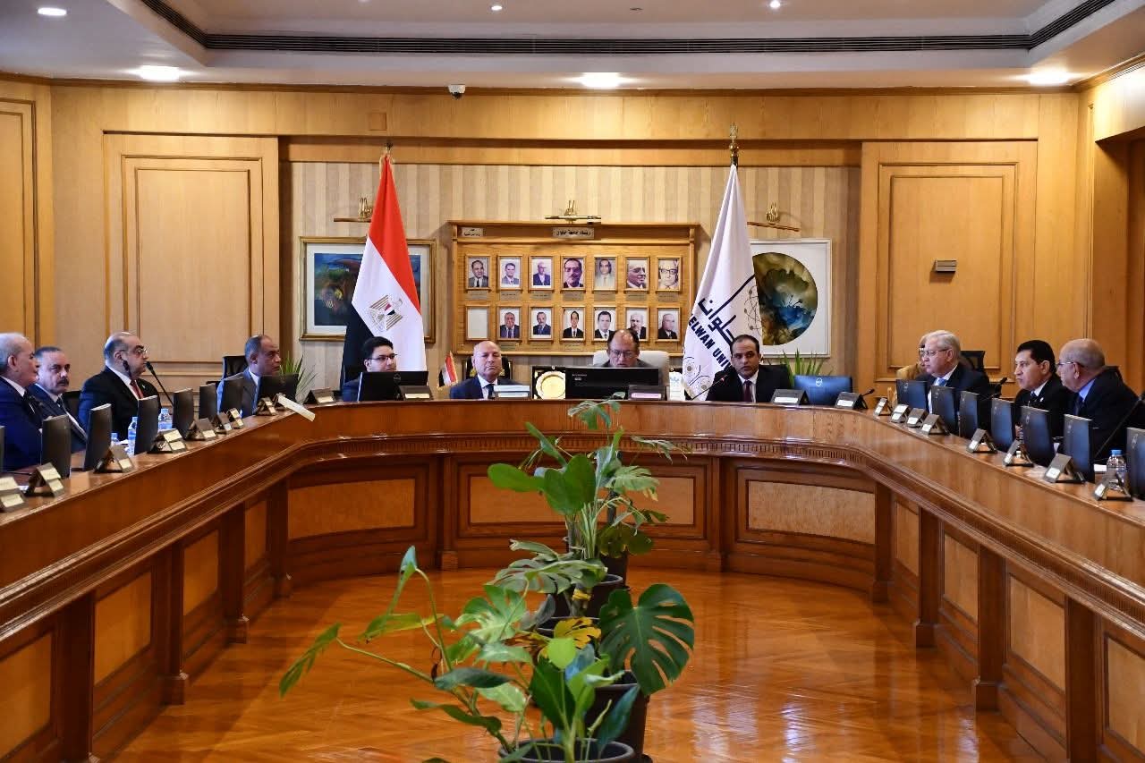 رئيس جامعة العاصمة يوجه بحل مشكلات الطلاب وتقديم الدعم قبل بداية امتحانات الفصل الدراسي الأول