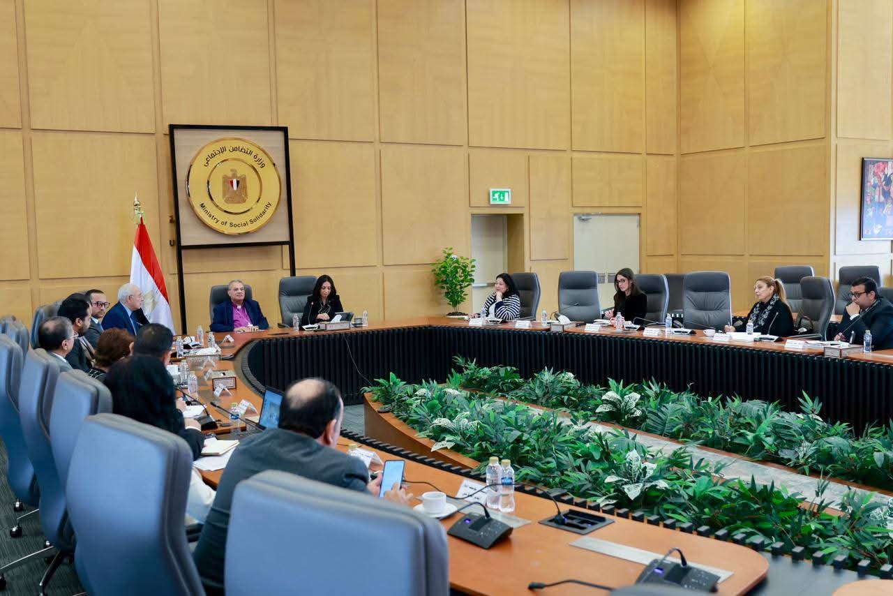 وزيرة التضامن الاجتماعي تلتقي رئيس الطائفة الإنجيلية رئيس الهيئة القبطية الإنجيلية للخدمات الاجتماعية ووفد من التحالف الوطني للعمل الأهلي التنموي لبحث نتائج المرحلة الرابعة لمبادرة "ازرع"