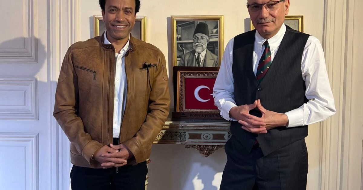 إسطنبول تفتح أبوابها لسامح حسين.. دعم تركي للإبداع الكوميدي المصري