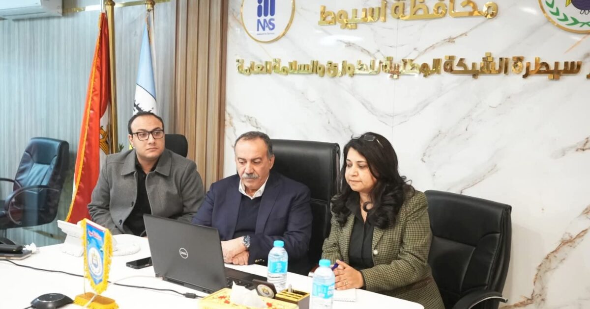 أسيوط يبحث مع شركة هندية عبر الفيديو كون فرانس إدخال تكنولوجيا متقدمة وصديقة للبيئة في مجال إنشاء وصيانة الطرق