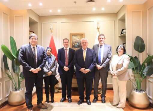 وزير التعليم العالي يلتقي سفير المملكة المتحدة بالقاهرة لبحث التوسع في الفروع الدولية وتعزيز التعاون في التعليم التكنولوجي