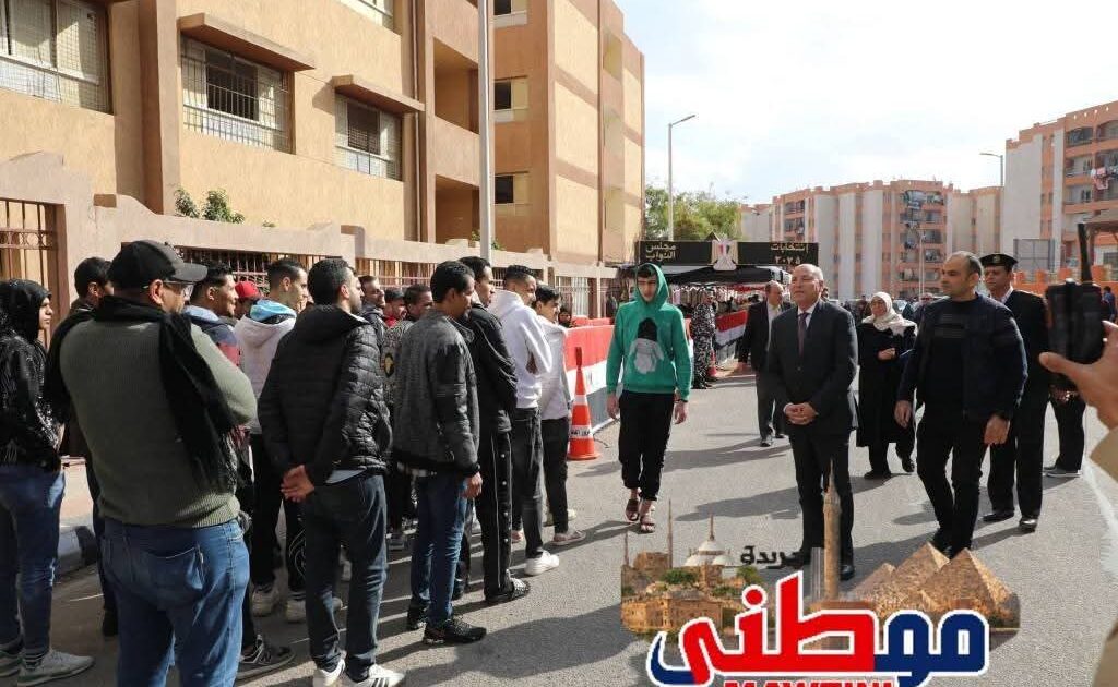 محافظ القاهره يتفقد اللجان الإنتخابية
