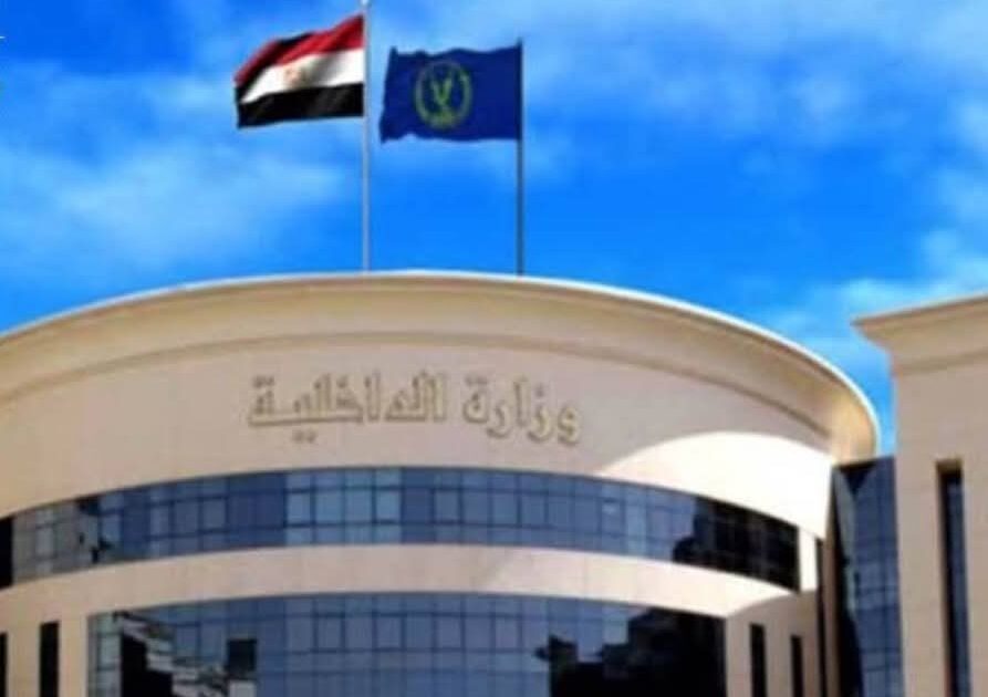 ضبط 40 شخصاً لمحاولتهم دفع الناخبين للتصويت لعدد من المرشحين في 9 محافظات