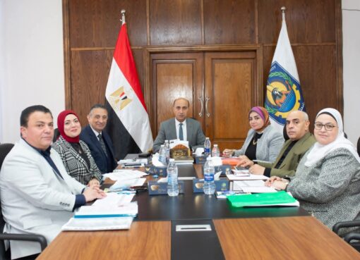  رئيس جامعة دمنهور يرأس اجتماع لجنة اختيار القيادات الإدارية