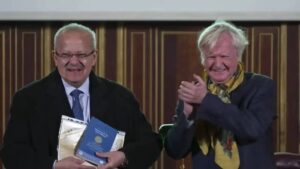 جامعة السوربون تكرم د. الخشت بعد محاضرة تعيد فتح سؤال العقل والعلم والدين