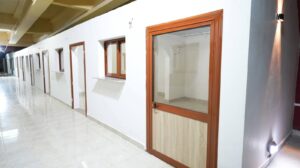 محافظ أسيوط يتابع اللمسات الأخيرة لمنافذ ومعرض دائم أسفل كوبري فيصل بحي غرب لدعم الأسر المنتجة وتنشيط الاقتصاد المحلي