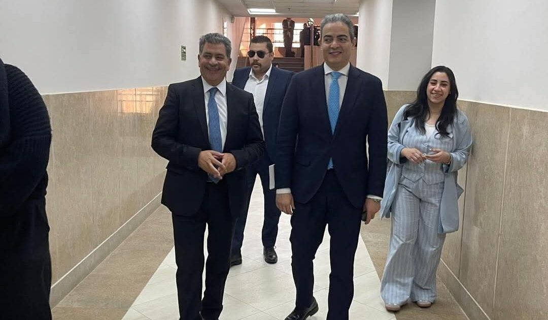 نقيب الإعلاميين في زيارة رسمية للجامعة البريطانية