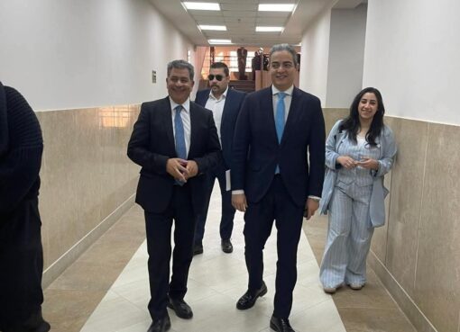 نقيب الإعلاميين في زيارة رسمية للجامعة البريطانية