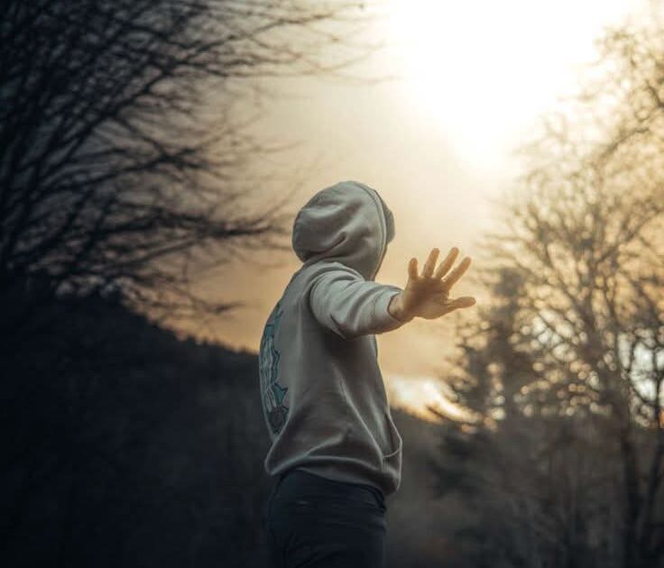 حين يصبح الابتعاد شكلا من اشكال النجاة