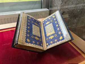 كنوز الخط العثماني تخرج إلى النور بعد خمسة قرون… الشيخ حمد الله يعود ليخطف الأنظار