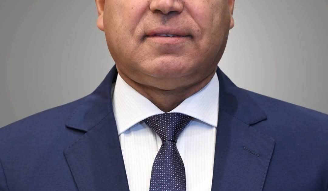 وزير الصناعة يصل مسقط على رأس وفد أعمال للمشاركة بمنتدى الأعمال المصري-العُماني