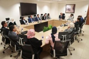 ضمن زيارة تبادلية .. نائب وزير الصحة والسكان يعقد اجتماعاً مع وفد رفيع المستوى من دولة ليبيا