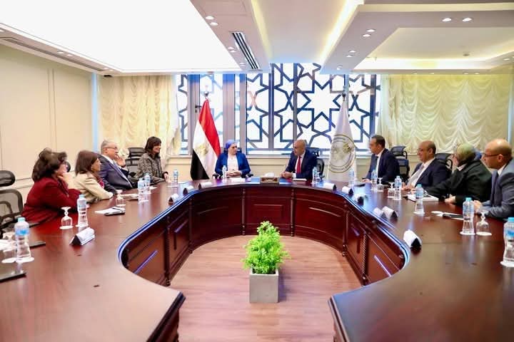 "عبد اللطيف" يبحث مع القومي للطفولة والأمومة وبعض المؤسسات آليات إطلاق حملة «طفل متوازن مجتمع متماسك» 