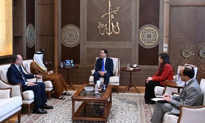رئيس الوزراء يستقبل سفير دولة الإمارات العربية المتحدة لدى مصر