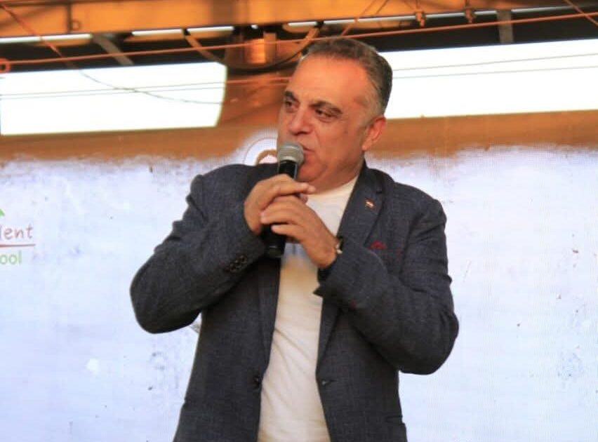 مازالت الكلمة حائرة بين مفهوم لم يقصد ومقصود لم يفهم فاجعل كلمتك بسيطة حتى يفهم مقصدها...