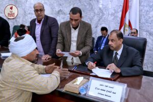 سراج يوجه بالاستجابة الفورية لطلبات المواطنين في اللقاء الجماهيري الأسبوعي بسوهاج