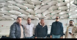 تموين البحيرة : ضبط سيارة محملة بعدد 8 طن نخالة تم تجميعها من السوق السوداء بغرض التربح 