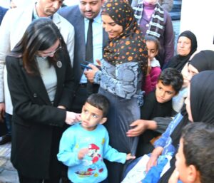 محافظ البحيرة تتفقد القافلة الطبية التى تنظمها اللجنة الطبية العليا بالوحدة الصحية بحوش عيسى