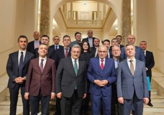 الاتحاد العام للجالية المصرية بفرنسا يشارك في احتفالات عيد الميلاد المجيد بالكنيسة الكاثوليكية بباريس