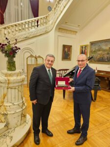 مصر وتركيا تعززان شراكتهما: نائب وزير العمل التركي يطلق تحالف اقتصادي تاريخي بالقاهرة