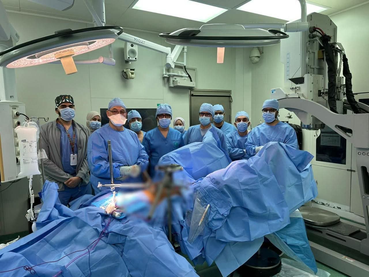 جراحة الـ 13 ساعة تنقذ شابًا ثلاثينيًا من ورم مرتجع بالقولون والمستقيم في “مدينة الملك عبدالله