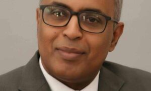 صلاح جاهين.. فيلسوف الضحكة والوجع في مئوية "الولد الشقي"