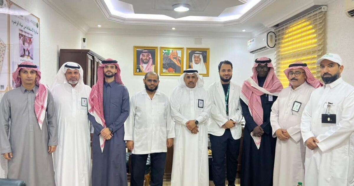 بيئة الجموم تنفّذ مبادرة توعوية صحية لتعزيز الوعي بأهمية فحص الضغط والسكر