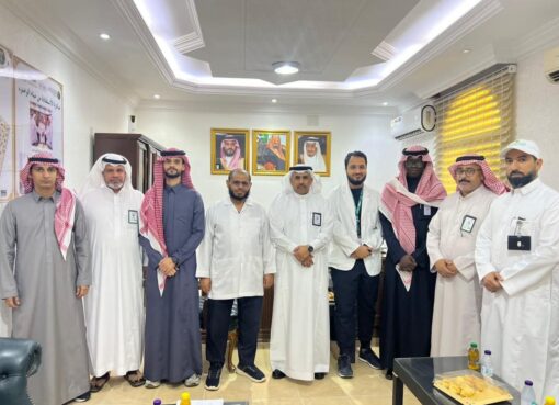 بيئة الجموم تنفّذ مبادرة توعوية صحية لتعزيز الوعي بأهمية فحص الضغط والسكر