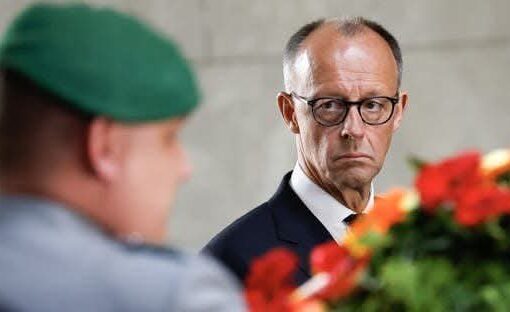 خبير إتيكيت ألماني يعلّق على لياقة ميرتس وربطات عنقه