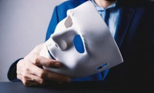 الأكلون على كل الموائد والراقصون على كل المسارح: حين تفضح صناديق الاقتراع "أقنعة" المتلونين