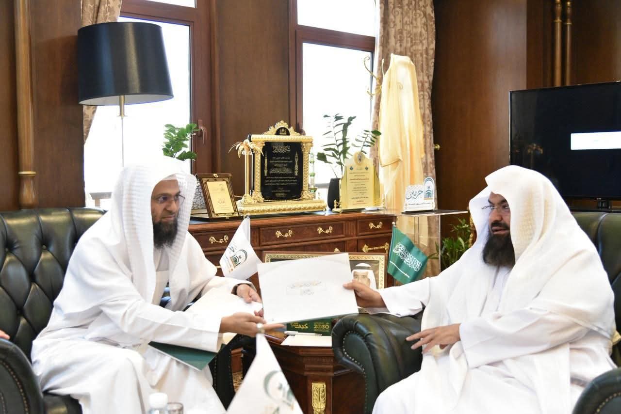 السديس يطّلع على تقرير برنامج الإقراء بالمسجد النبوي