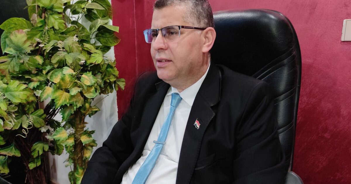 صاحب العقل يعلم روعة الصدق وطمأنينته