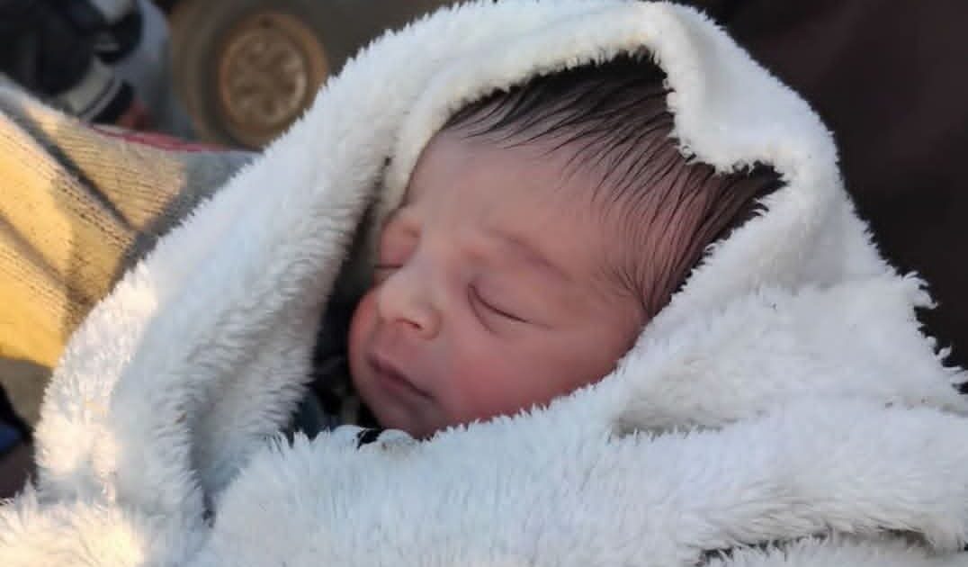 العثور على طفل حديث الولادة ملقى أمام جراج بقريه كوم أشفين بقليوب