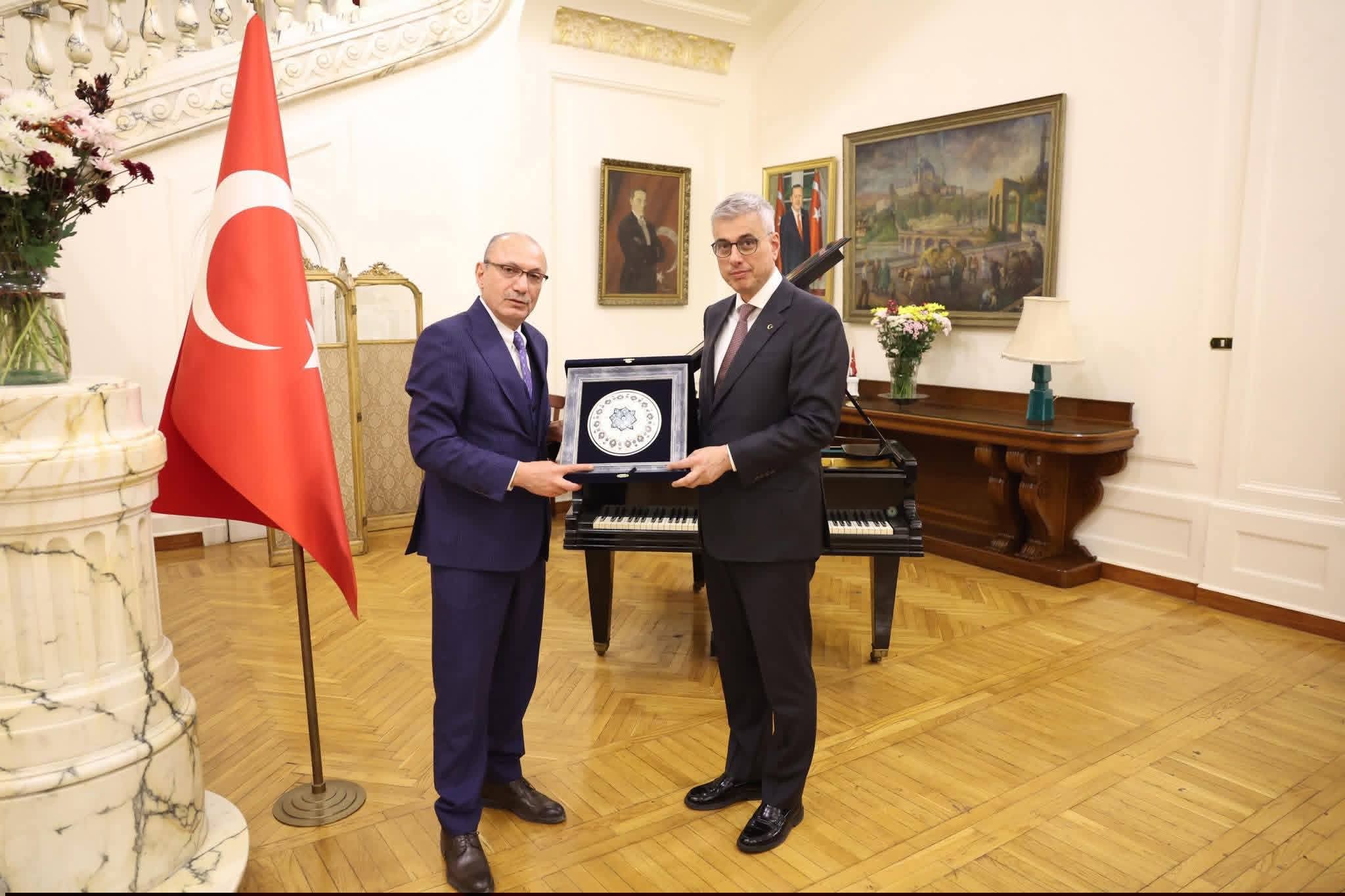 بعد مباحثاته مع عبد الغفار… وزير الصحة التركي في ضيافة سفير تركيا بالقاهرة