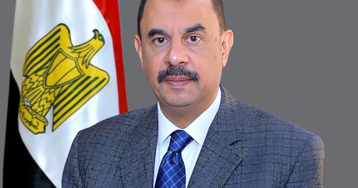 للإحتفال برأس السنة وأعياد الميلاد.. محافظ سوهاج يوجه بأتخاذ عدة تدابير ويشدد على الانضباط