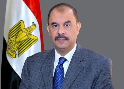 للإحتفال برأس السنة وأعياد الميلاد.. محافظ سوهاج يوجه بأتخاذ عدة تدابير ويشدد على الانضباط