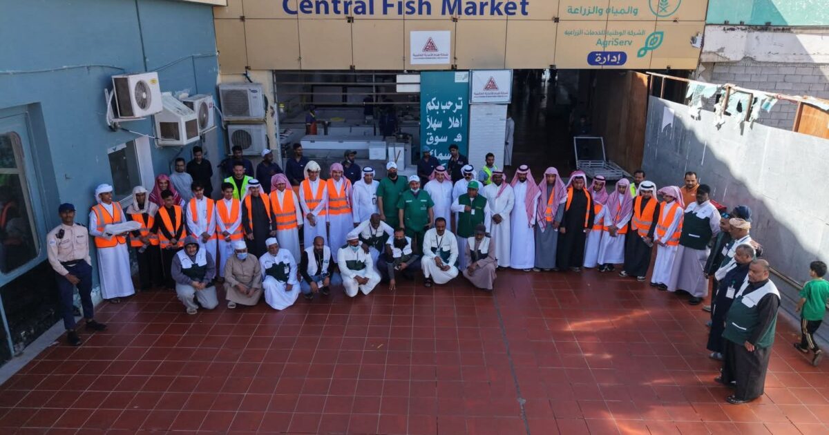 ‏بيئة منطقة مكة المكرمة تستقبل طلاب ثانوية أنس بن مالك لتعزيز الوعي الغذائي والمهني