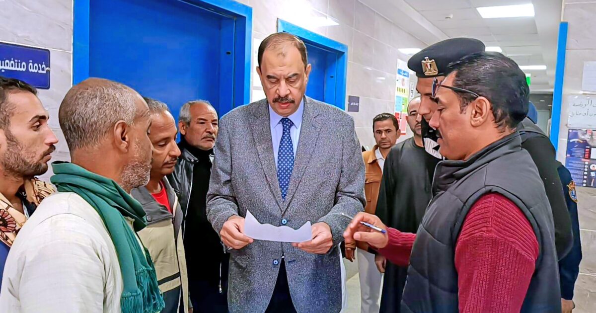 محافظ سوهاج في جولة مفاجئة ببناويط إجراءات فورية لتحسين الخدمات وتطهير ترعة الكراعى