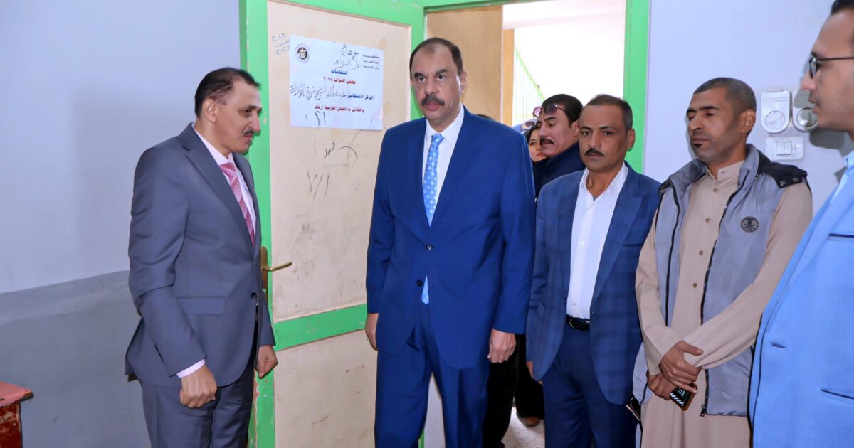 محافظ سوهاج يتفقد لجان انتخابات اليوم الأول لمجلس النواب بدار السلام والمنشاة وسوهاج