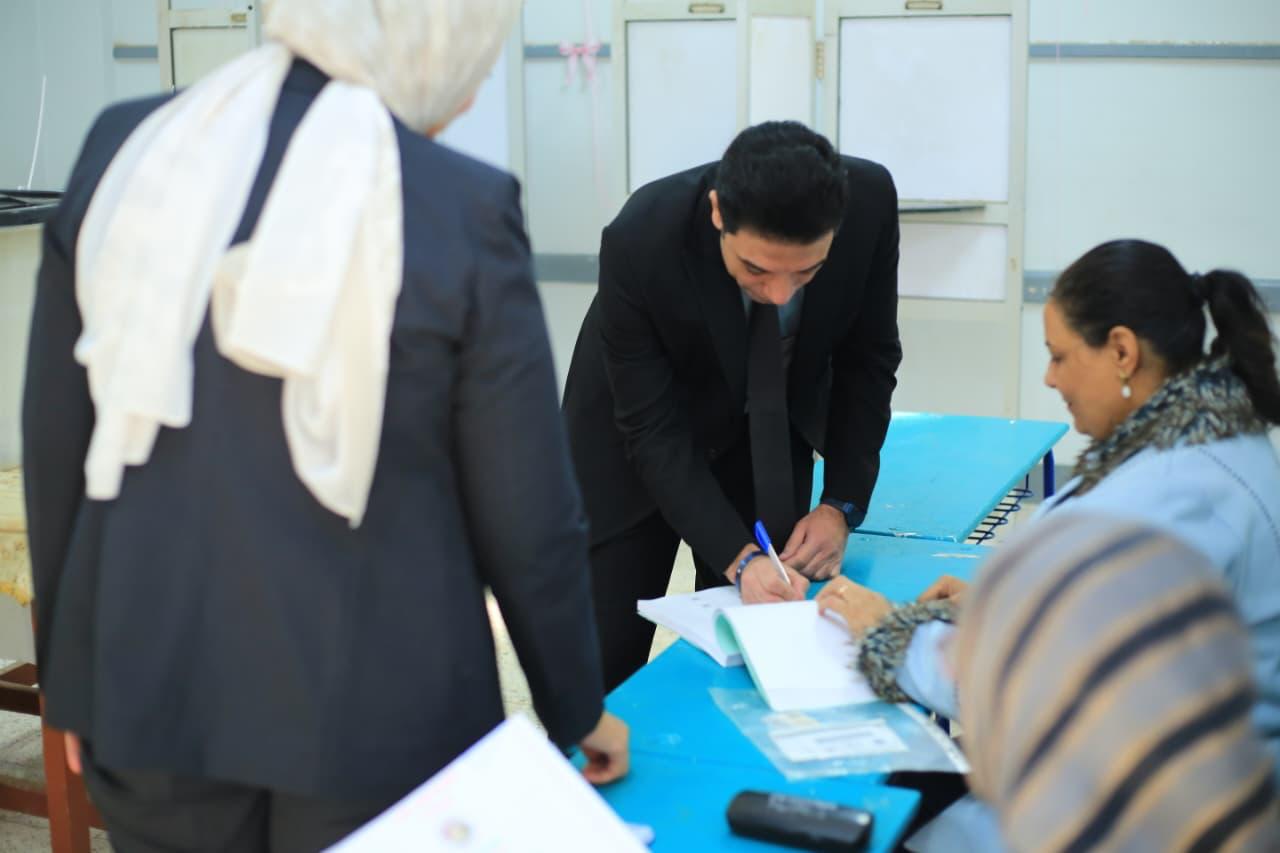 نائب محافظ سوهاج بعد الإدلاء بصوته في انتخابات النواب المشاركة الانتخابية عهدٌ مع الوطن