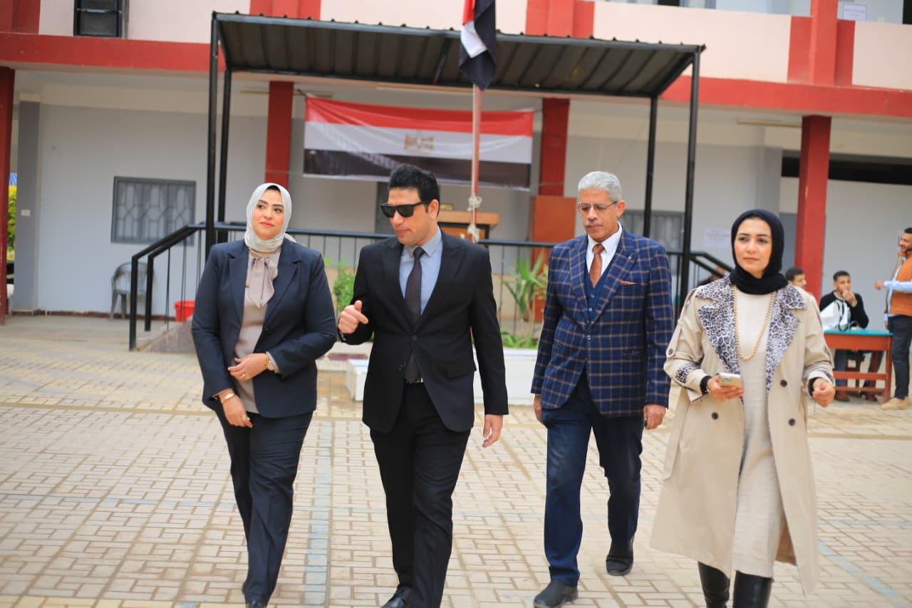 نائب محافظ سوهاج بعد الإدلاء بصوته في انتخابات النواب المشاركة الانتخابية عهدٌ مع الوطن