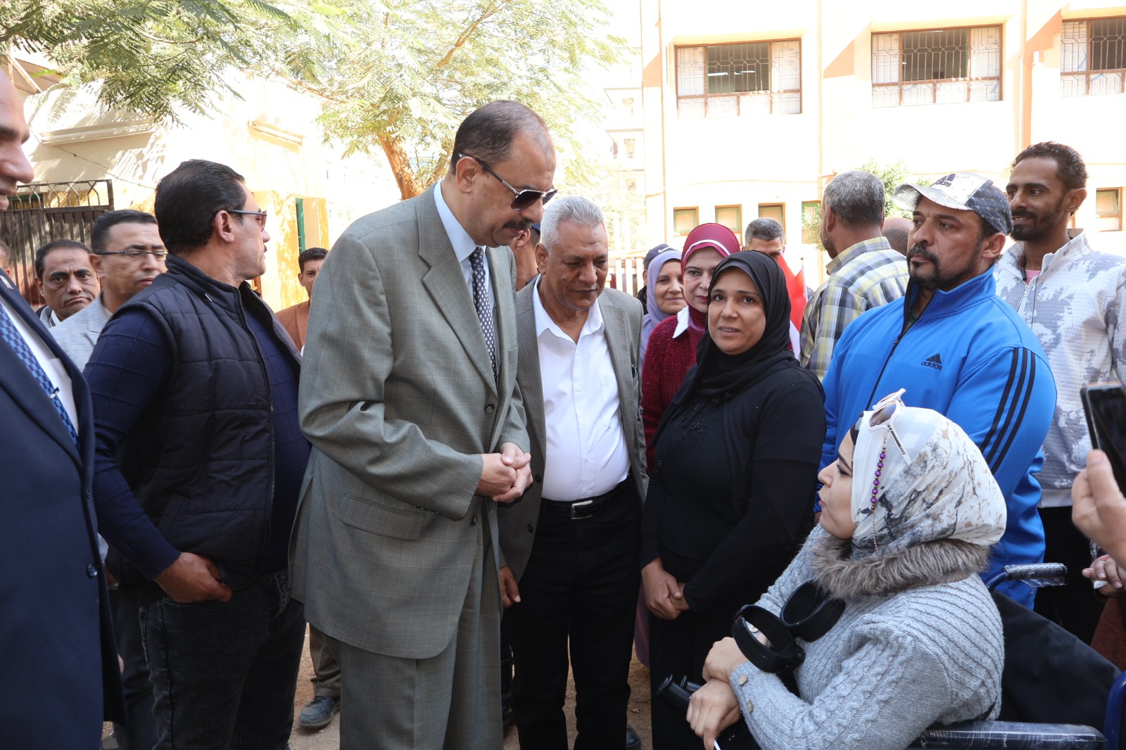 محافظ سوهاج يتفقد عدداً من لجان انتخابات النواب بجهينة وطهطا